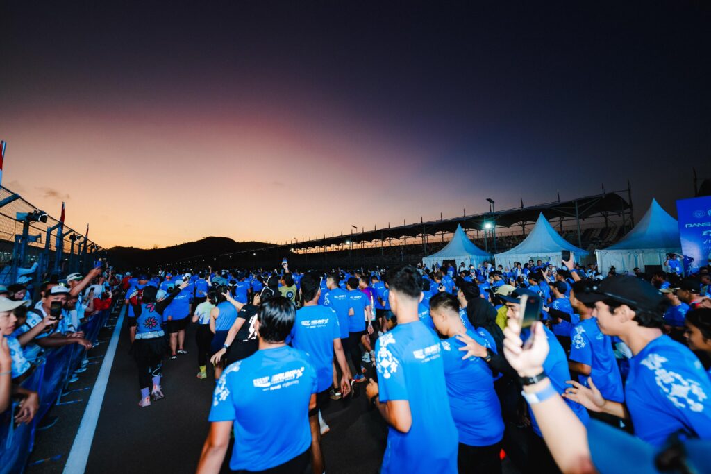 POCARI SWEAT Run Lombok 2025: 9.000 Pelari Biru Jadikan Event Lari Sirkuit Terbesar di Indonesia