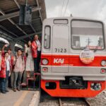KAI Commuter Lepas Perjalanan Terakhir Sarana KRL Seri 7000, Seri 8500, dan Seri 203