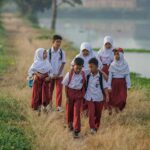 Cara meningkatkan prestasi anak tanpa les tambahan