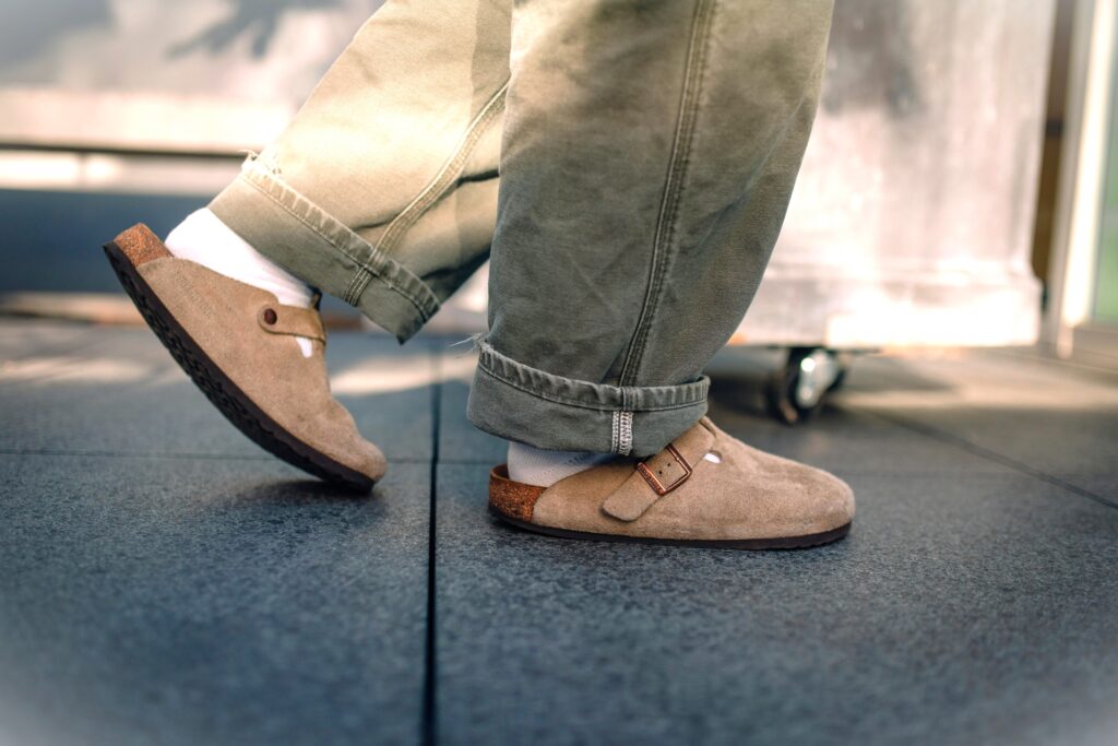 Clogs fashion trend wanita